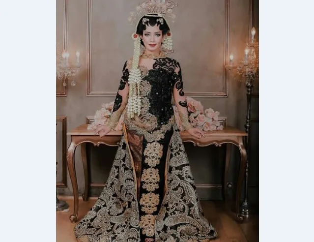 10 Gaun Pengantin Mermaid yang Berbeda dari yang Lain