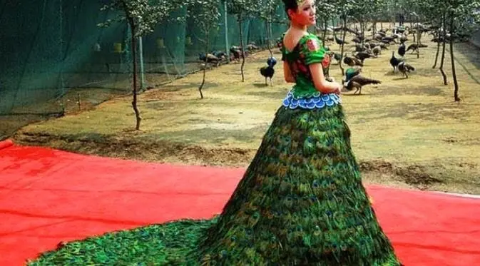 Inspirasi Gaun Pengantin Outdoor yang Memukau Hati