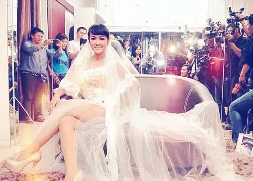 Gaun Pengantin Paling Seksi - Cantik, Elegan, dan Memikat Hati