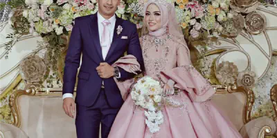 5 Alasan Mengapa Memilih Gaun Pengantin Pink Fanta untuk Hari Bahagiamu