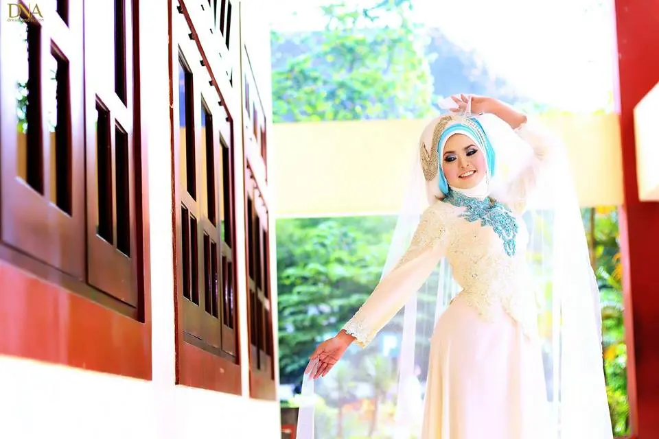 Gaun Pengantin Putih Sederhana: Memilih Pakaian Pernikahan yang Cocok untuk Anda