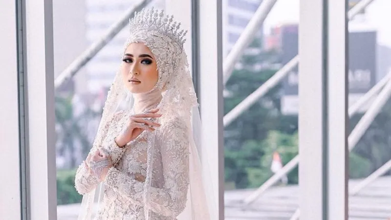 15 Gaun Pengantin yang Bagus dan Elegan untuk Pernikahan Impian Anda