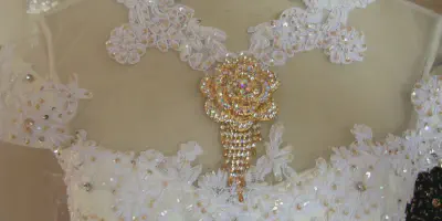 25 Inspirasi Gaun Pesta Pengantin Modern untuk Menambah Pesona pada Hari Bahagiamu