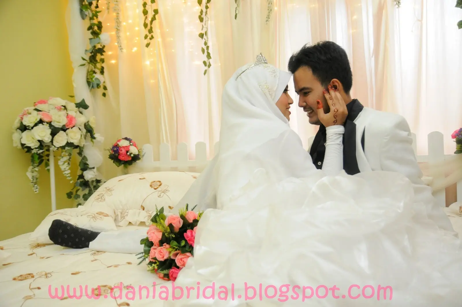 10 Gaun Putih Pengantin Terbaik untuk Pernikahan Anda