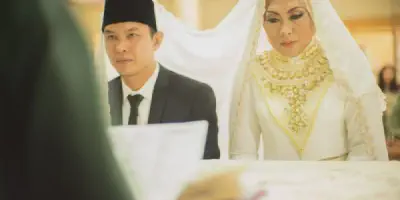 Jas Putih untuk Akad Nikah: Pilihan Tepat untuk Tampil Elegan dan Menawan di Hari Bahagia