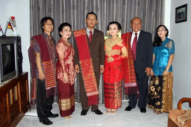 Kebaya Adat Batak Modern: Gabungan Elegansi Tradisional dan Sentuhan Modern