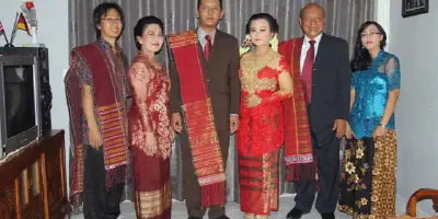 Kebaya Adat Batak Modern: Gabungan Elegansi Tradisional dan Sentuhan Modern