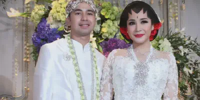 Kebaya Akad Nagita Slavina: Memukau dengan Elegansi yang Klasik