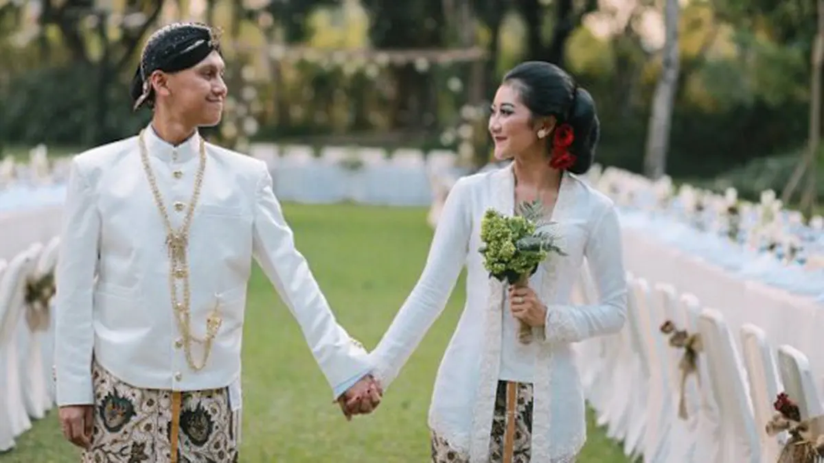 Kebaya Akad Nikah Jawa: Simbol Kecantikan dan Elegansi
