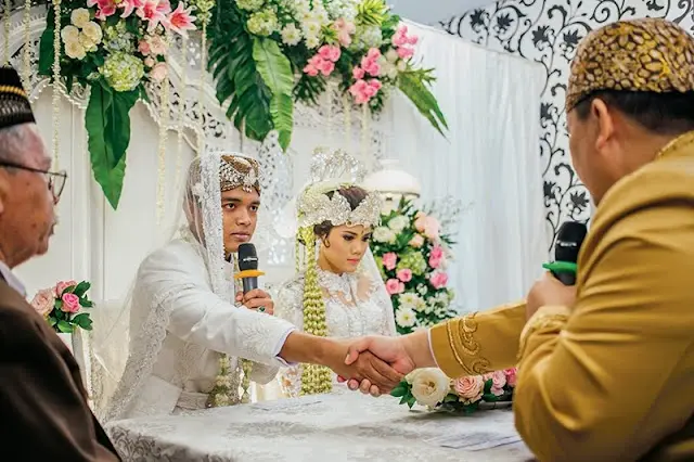 10 Inspirasi Kebaya Ijab Kabul untuk Hari Bahagiamu