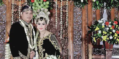 Kebaya Jawa Pengantin: Tradisi Elegan dan Berkelas!