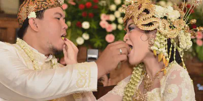 Kebaya Nikah Adat Sunda: Menjadi Pesona Pengantin Tradisional yang Elegan