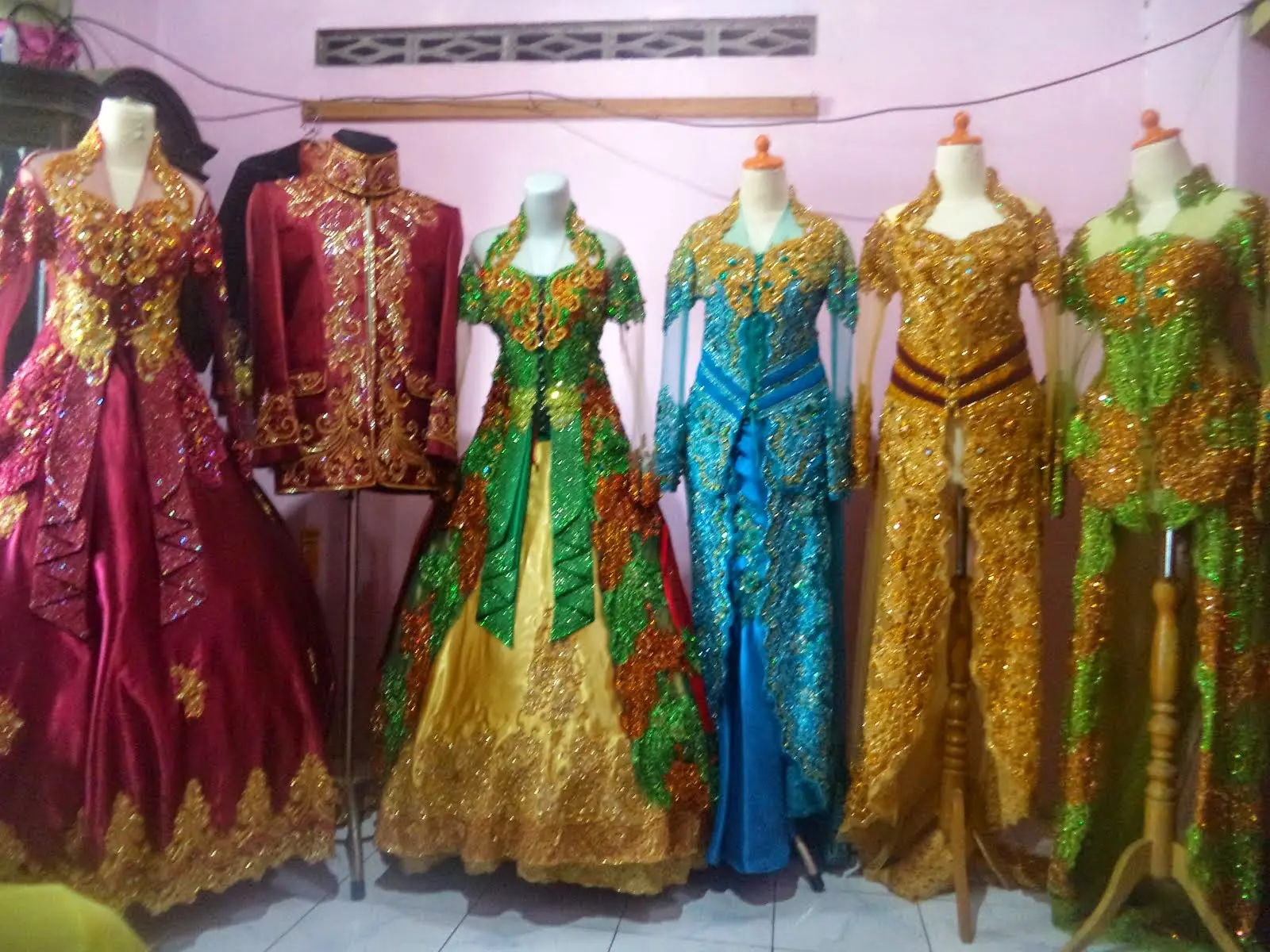 Kebaya Pengantin Modern 2019: Ide Inspiratif Untuk Hari Suci Anda