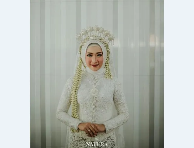 Kebaya Pengantin Putih Sederhana: Pilihan yang Tepat untuk Pernikahan Anda