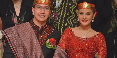 Kebaya Pernikahan Adat Batak: Keanggunan dan Elegansi Dalam Sebuah Pakaian
