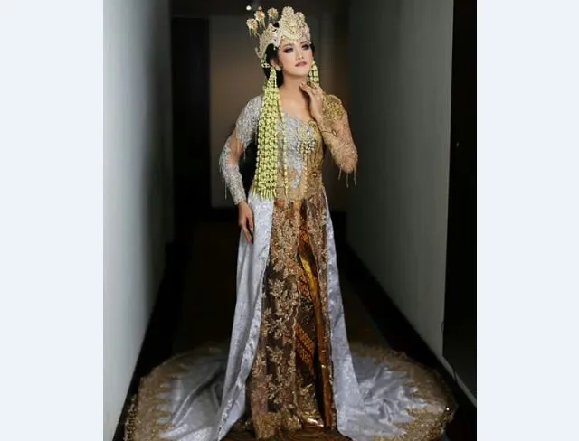 7 Desain Kebaya Pernikahan Adat Sunda yang Elegan dan Memukau