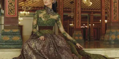 10 Inspirasi Kebaya Wedding Modern yang Elegan dan Trendi