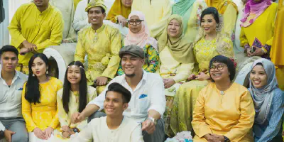 Kostum Keluarga Pengantin: Tampil Serasi dan Elegan di Hari Bahagia