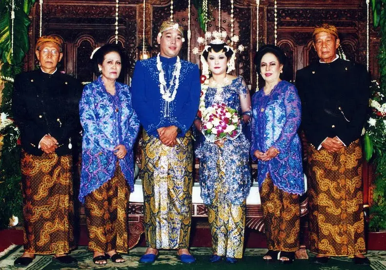 10 Macam-Macam Baju Pengantin Adat Jawa yang Harus Kamu Tahu