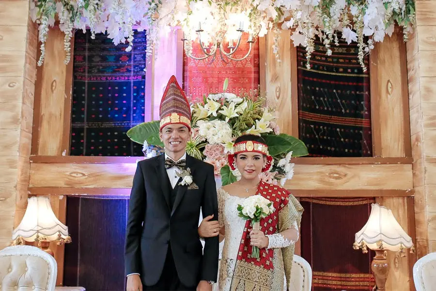 Model Baju Pengantin Batak: Tradisi dan Elegansi yang Kekal Abadi