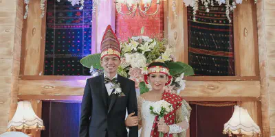 Model Baju Pengantin Batak: Tradisi dan Elegansi yang Kekal Abadi