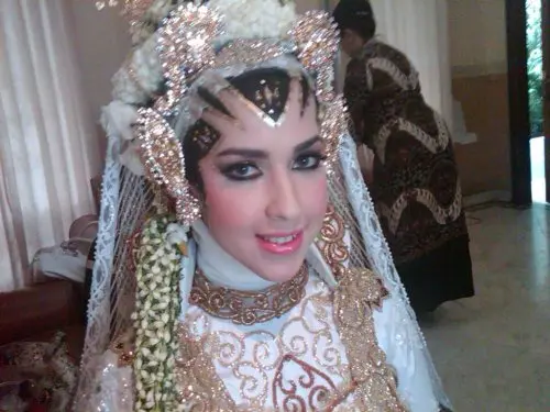 8 Model Baju Pengantin Sunda Terbaik Untuk Acara Pernikahanmu