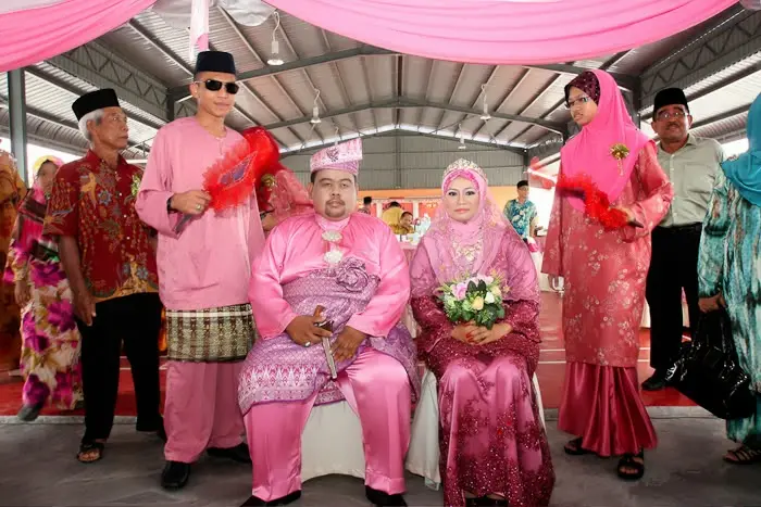 Model Baju Pengapit Pengantin: Tampil Memukau Sebagai Sahabat Pengantin
