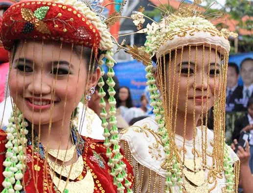 Pakaian Adat Pengantin Betawi: Tradisi yang Mencerminkan Keindahan dan Keakraban