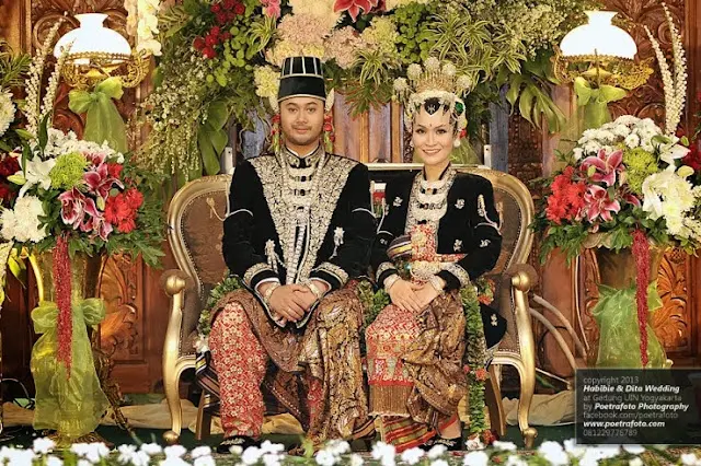 5 Pakaian Adat Pengantin Jawa Timur yang Elegan untuk Mempesona Pengantin Baru