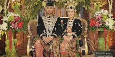 5 Pakaian Adat Pengantin Jawa Timur yang Elegan untuk Mempesona Pengantin Baru