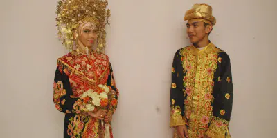 Pakaian Nikah Adat Minang: Simbolik dan Unsur yang Memukau Hati