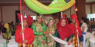 Pakaian Pengantin Adat Bugis: Memukau dengan Kebesaran Budaya Sulawesi Selatan