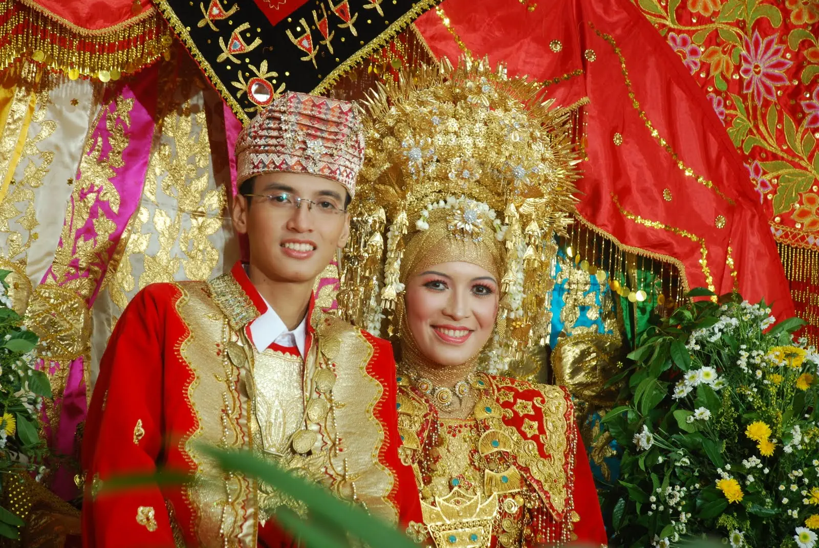 Pakaian Pengantin Adat Minang: Tradisi dan Makna di Baliknya