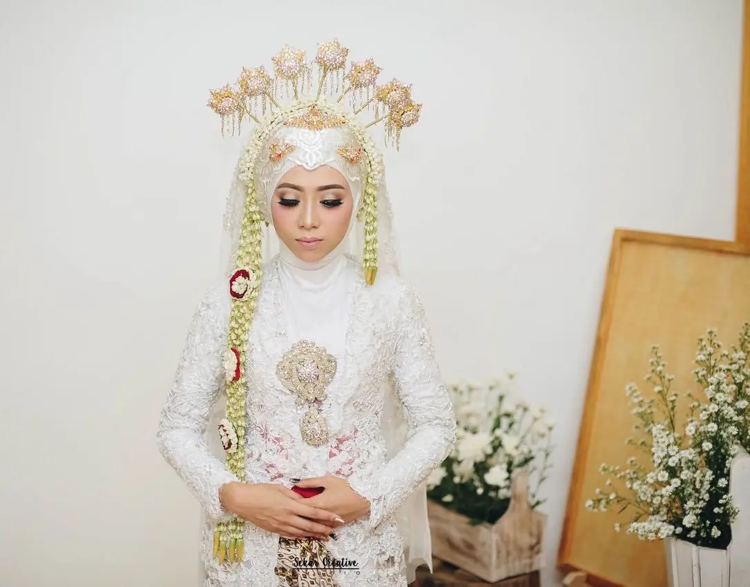 13 Pakaian Pengantin Adat Sunda Berhijab yang Memukau