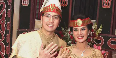5 Ide Model Pakaian Pengantin Batak Tradisional yang Elegan dan Unik