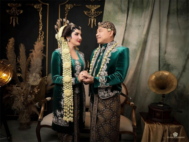 Pakaian Pengantin Jawa Tengah: Tradisi, Kebiasaan, dan Estetika yang Dipercaya