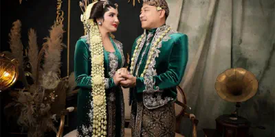 Pakaian Pengantin Jawa Tengah: Tradisi, Kebiasaan, dan Estetika yang Dipercaya