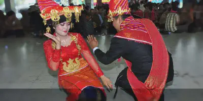 15 Pakaian Pengantin Karo Tradisional yang Unik dan Elegan