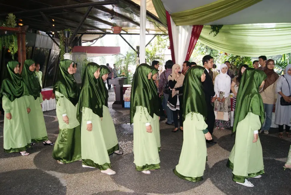 Pakaian Pengiring Pengantin: Pilihan Aneka Model Terbaru