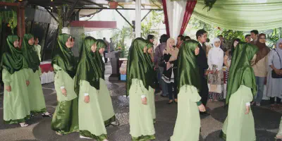 Pakaian Pengiring Pengantin: Pilihan Aneka Model Terbaru