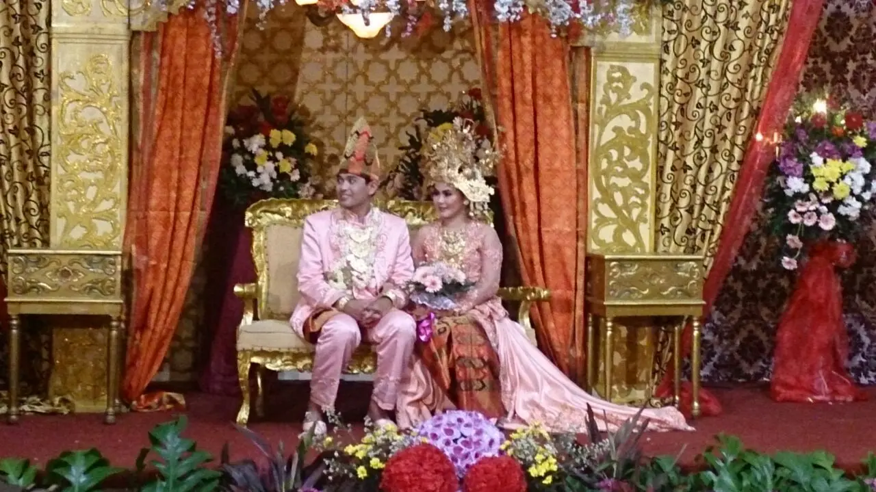 Panduan Komplit Memilih Pakaian Pernikahan Adat Palembang yang Elegan dan Memesona