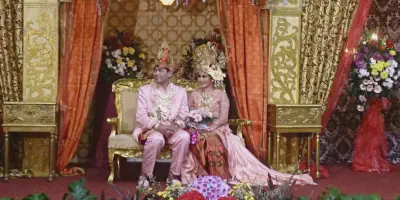 Panduan Komplit Memilih Pakaian Pernikahan Adat Palembang yang Elegan dan Memesona