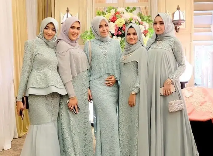 Ingin Tampil Menawan di Acara Pernikahan? Coba Pilih Pakaian Ini!