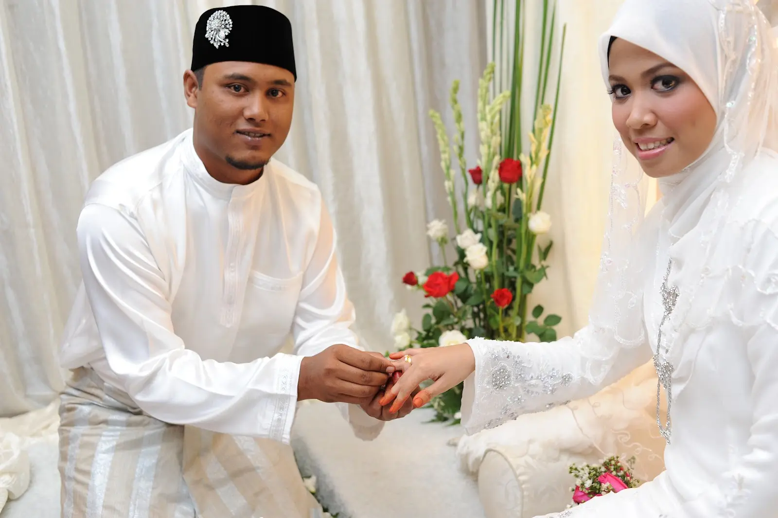 Pakaian Untuk Akad Nikah: Tips Memilih Baju yang Cantik dan Syar'i