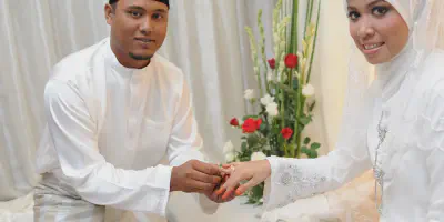 Pakaian Untuk Akad Nikah: Tips Memilih Baju yang Cantik dan Syar'i
