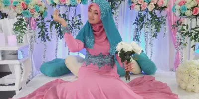 Pengantin Baju Pink: Inspirasi Warna Pink untuk Hari Bahagia Anda
