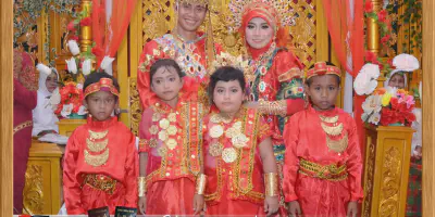 Cantik dan Elegan: Inspirasi Pengantin Bugis Berjilbab