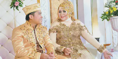 Cantik dan Anggun! Ini 15 Inspirasi Pengantin Gemuk Berhijab yang Wajib Anda Coba!