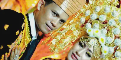 Inilah Gaya Pengantin Minang Berjilbab yang Elegant dan Memukau
