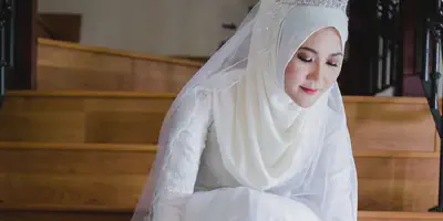 5 Inspirasi Pengantin Syari Simple yang Elegan dan Cantik